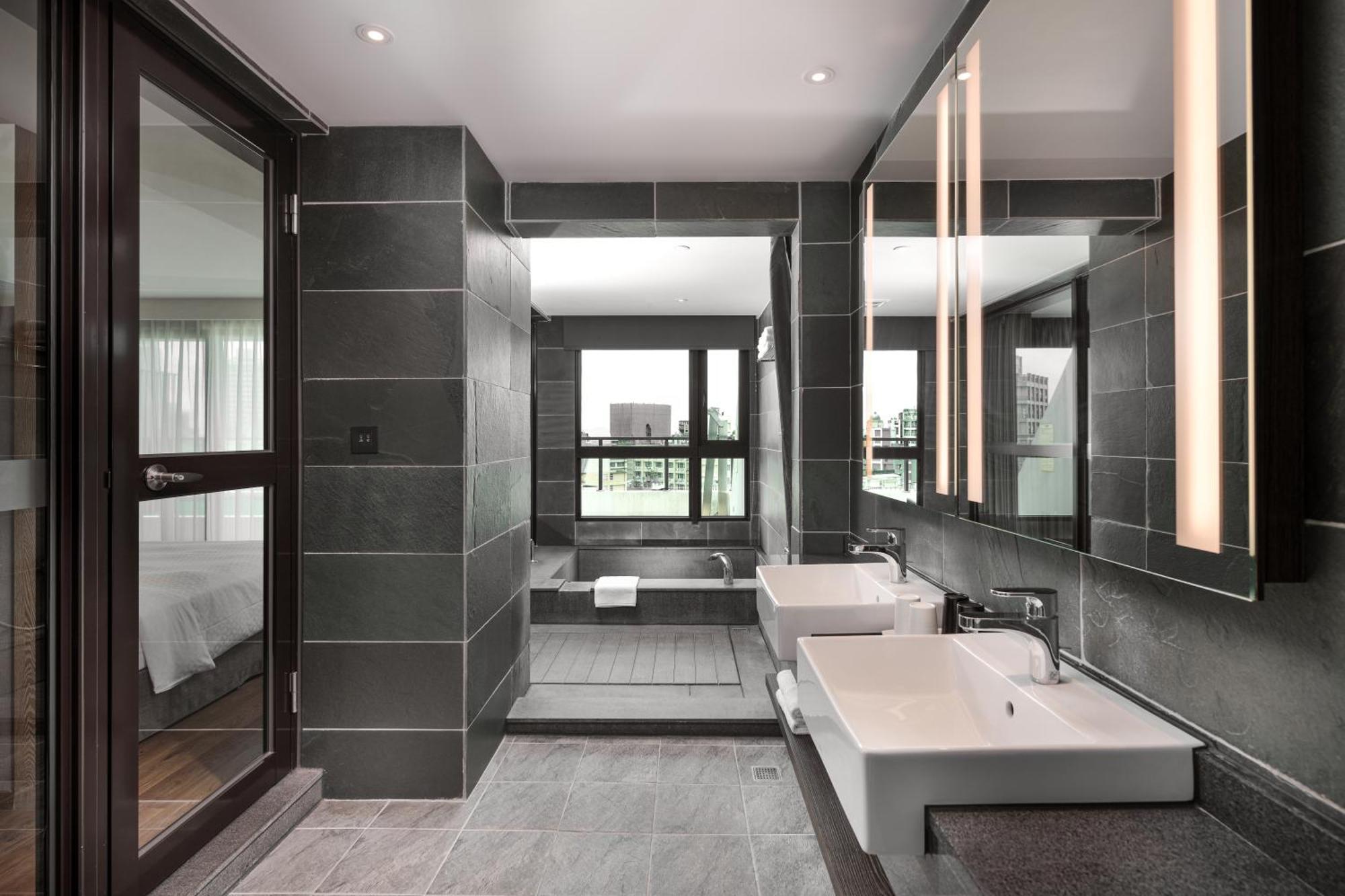Four Points By Sheraton Yilan Jiaoxi Esterno foto